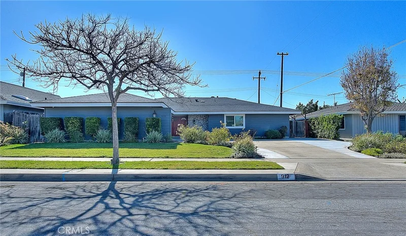 912 Oakwood Avenue, Fullerton, CA 92835