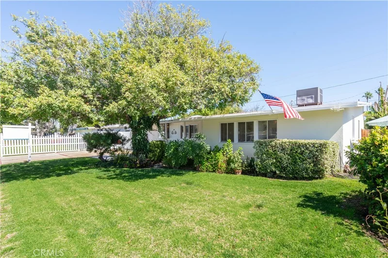 7752 Bothwell Rd, Reseda, CA 91335