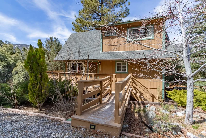 2305 Woodland Drive, Pine Mountain Club, CA 93222