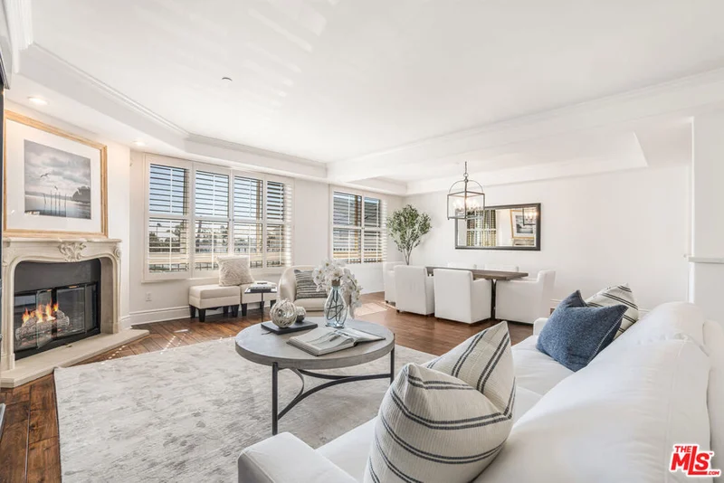 860 Haverford Avenue 305, Pacific Palisades, CA 90272