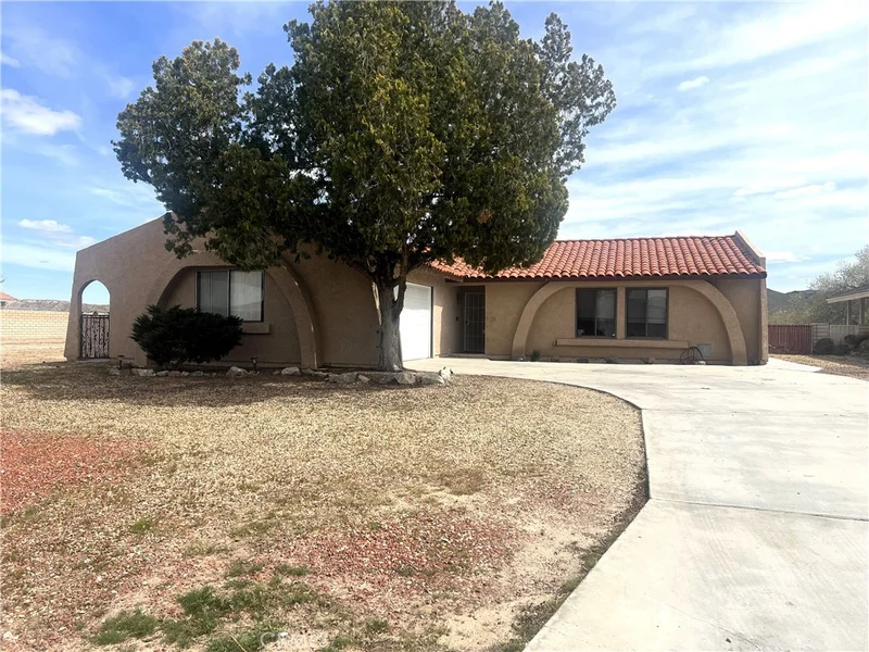 27477 Cloverleaf Drive, Helendale, CA 92342