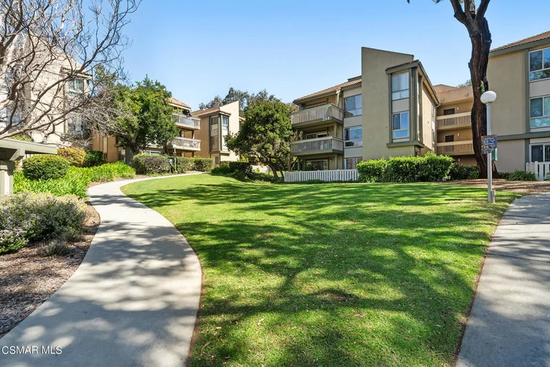 254 Sequoia Court 27, Thousand Oaks, CA 91360