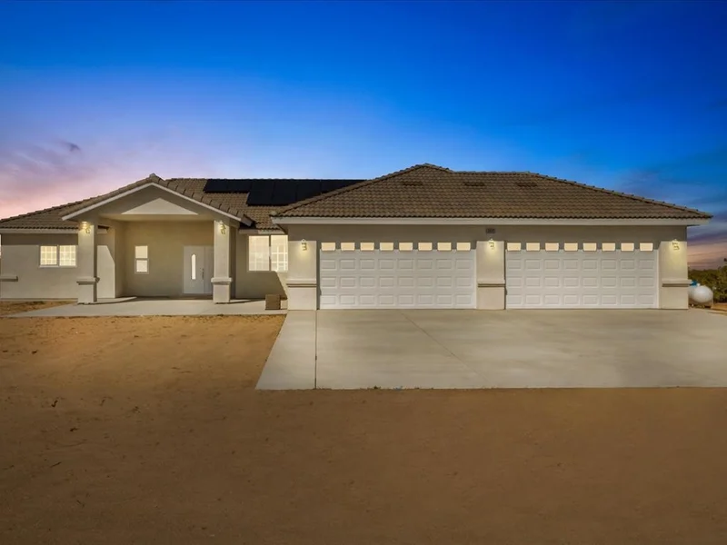 12422 Fir Street, Oak Hills, CA 92344
