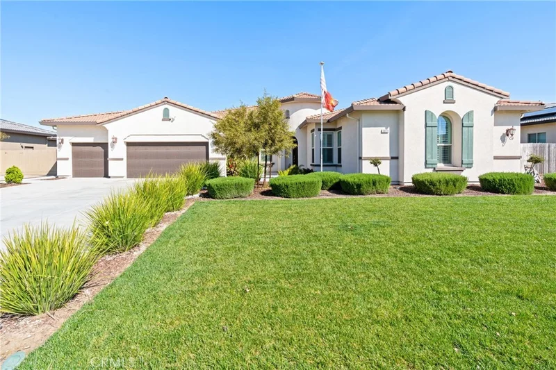 3024 Seaside Avenue, Tulare, CA 93274