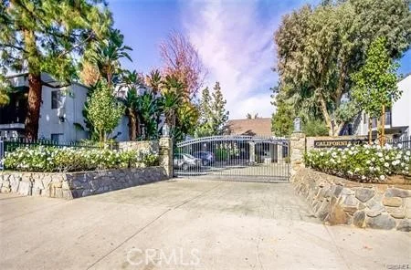 18645 Hatteras Street 165, Tarzana, CA 91356