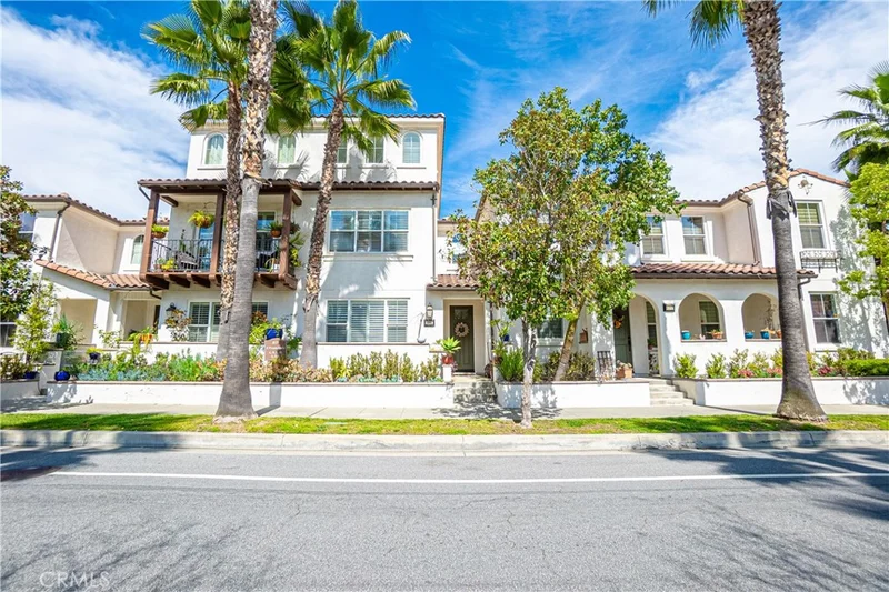 859 E Promenade E, Azusa, CA 91702