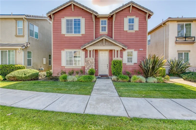 5540 N Sebastian Lane, Fresno, CA 93722