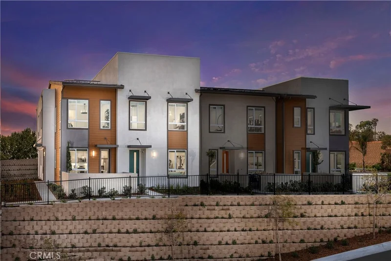 1005 Harting Way, Vista, CA 92081