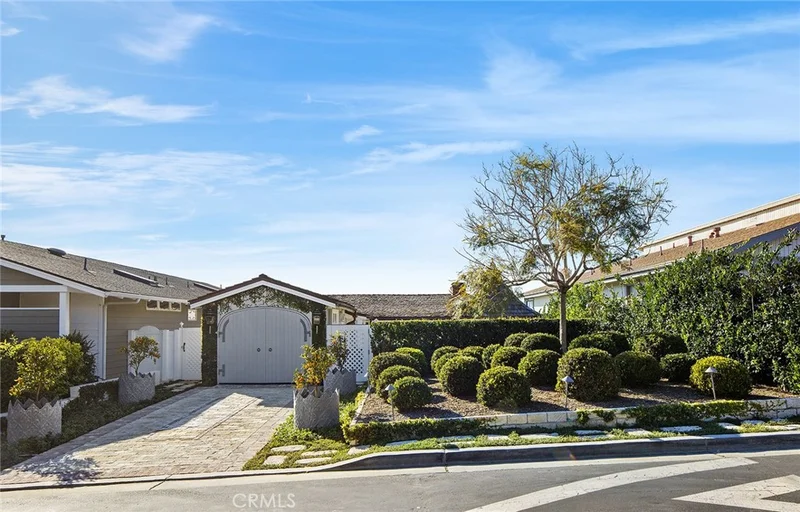 30 N Portola, Laguna Beach, CA 92651