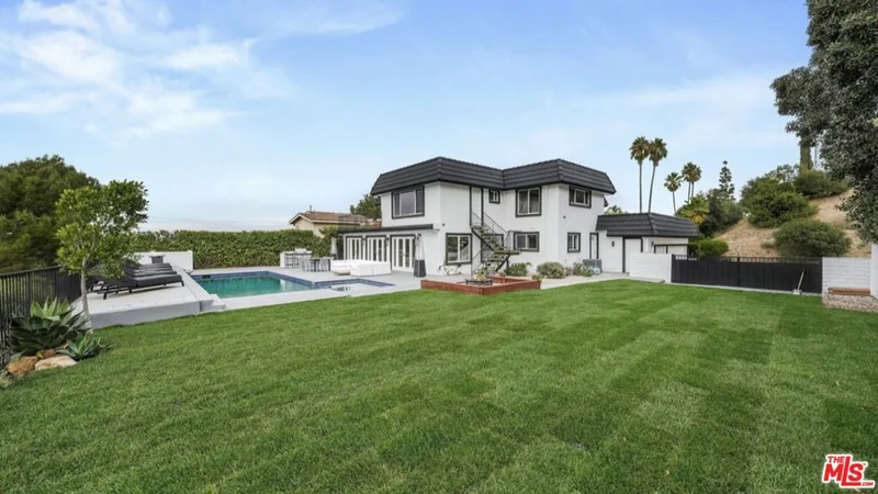 11310 Dona Lisa Drive, Studio City, CA 91604