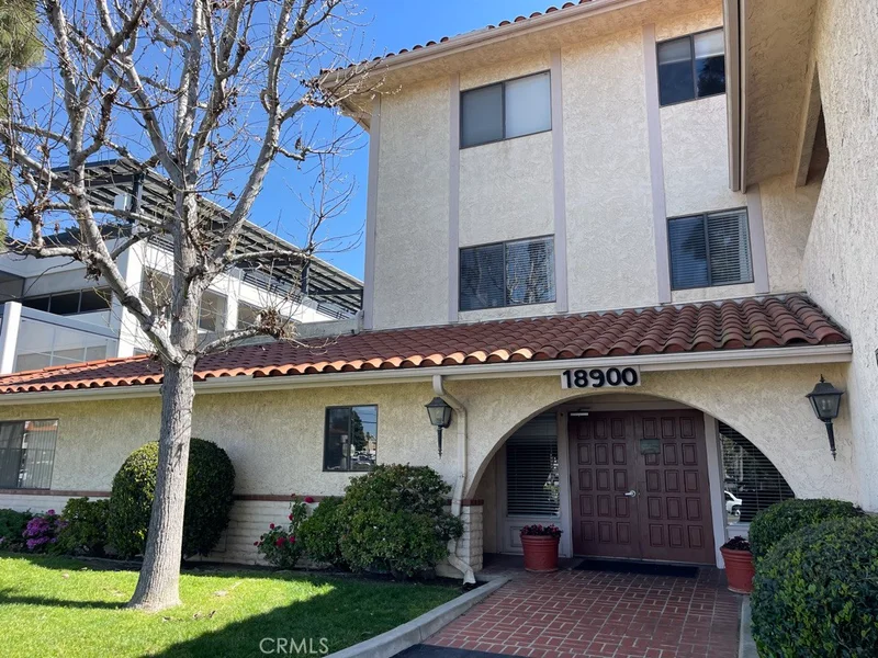 18900 Delaware Street 6, Huntington Beach, CA 92648