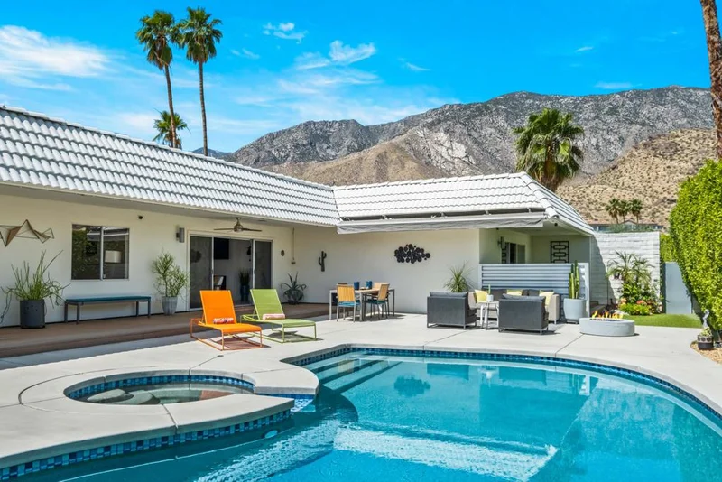 300 E Santiago Way, Palm Springs, CA 92264