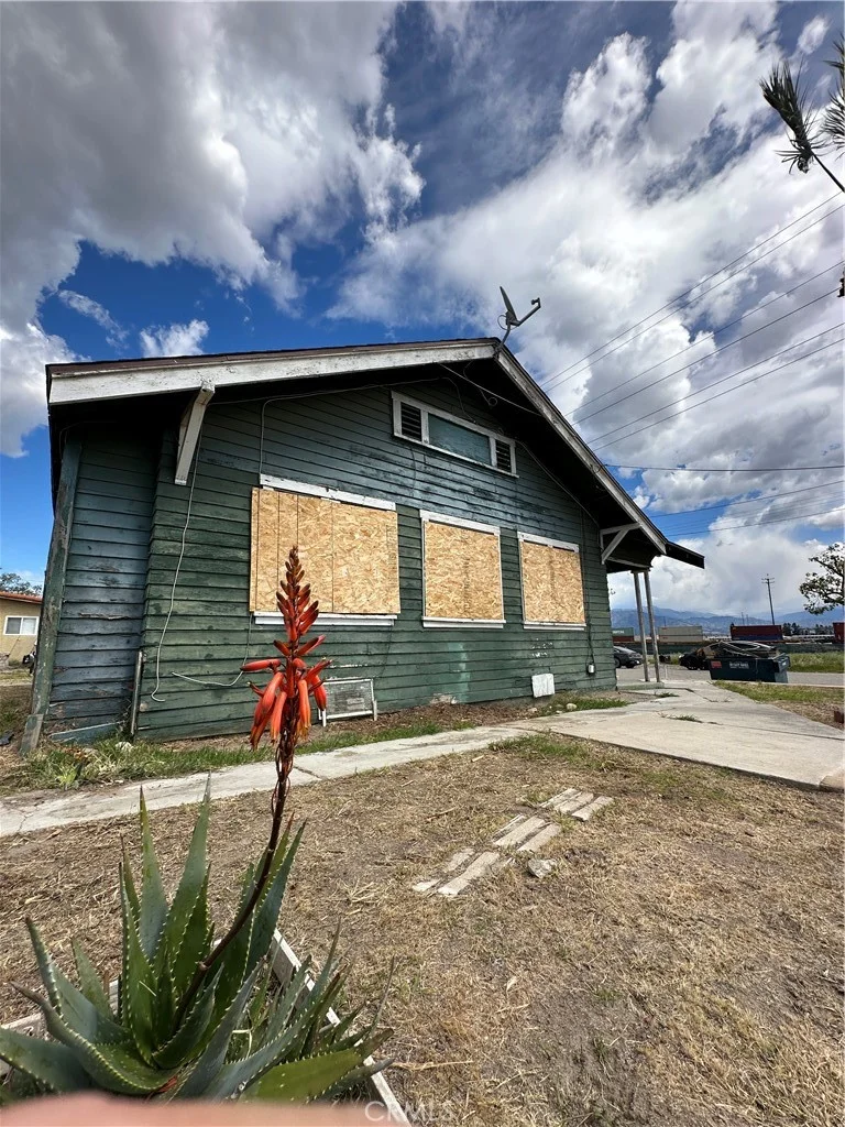 1905 N 8th Street, Colton, CA 92324