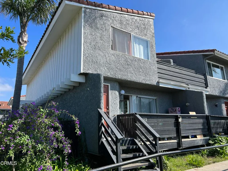 4572 Saviers Road, Oxnard, CA 93033