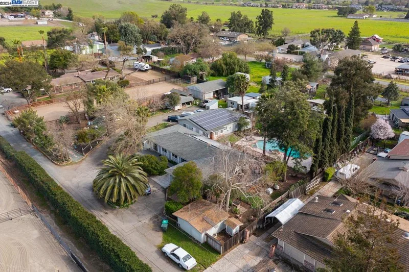 1015 Byrd Ln, Pleasanton, CA 94566