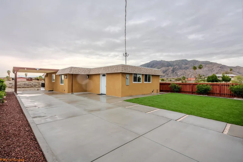 125 Marseille Lane, Thermal, CA 92274