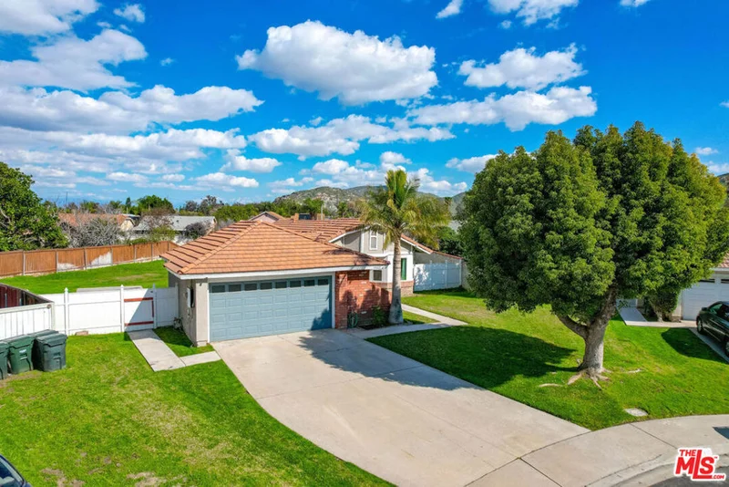 11663 Bananawood Court, Fontana, CA 92337