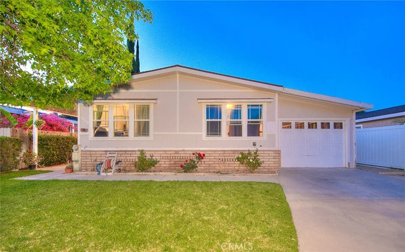 10180 Stageline Street, Corona, CA 92883