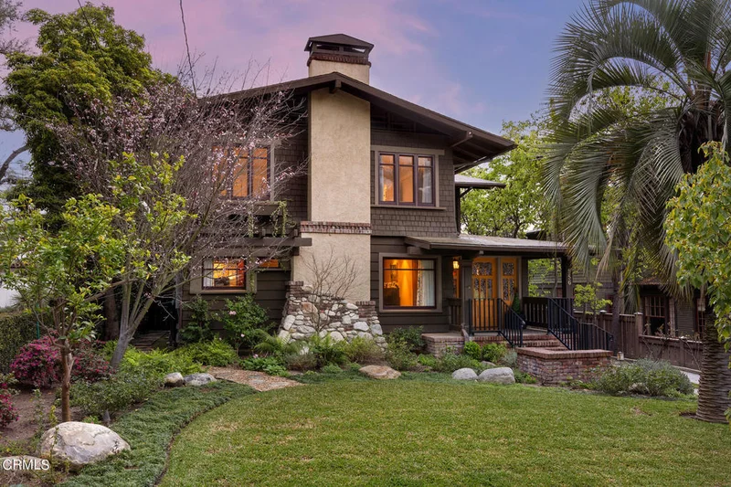 556 La Loma Road, Pasadena, CA 91105