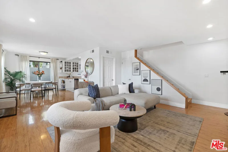 850 Lucile Avenue 3, Los Angeles, CA 90026