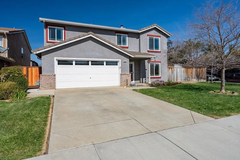 2551 Glenview Drive, Hollister, CA 95023