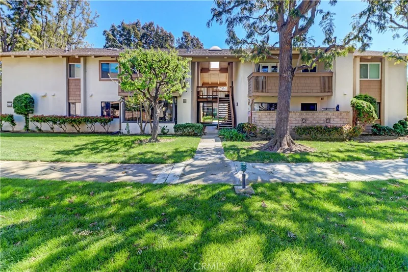 8788 Coral Springs Court 207-D, Huntington Beach, CA 92646