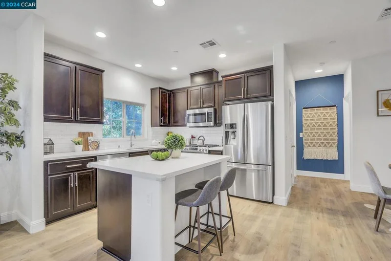 1252 Detroit Ave 1, Concord, CA 94520