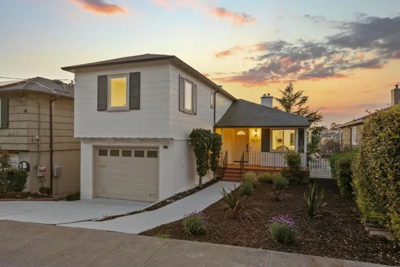 1039 Rose Avenue, Oakland, CA 94611