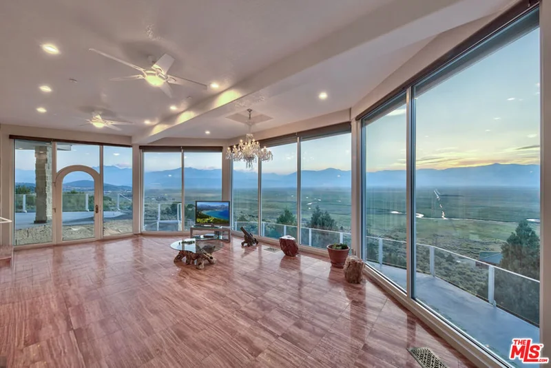 Photo 2 of 350 Aspen Lane