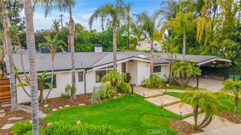 5511 Fenwood Avenue, Woodland Hills, CA 91367