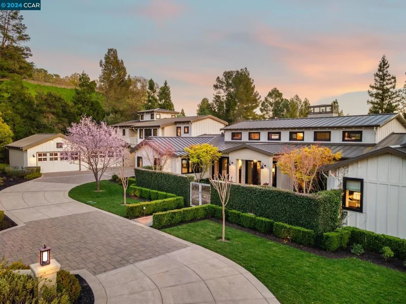 2533 Caballo Ranchero Dr, Diablo, CA 94528