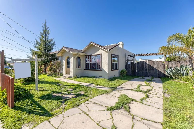 1015 Connely Street, Salinas, CA 93905