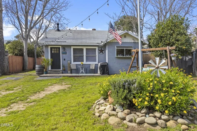 8935 Nye Road, Ventura, CA 93001