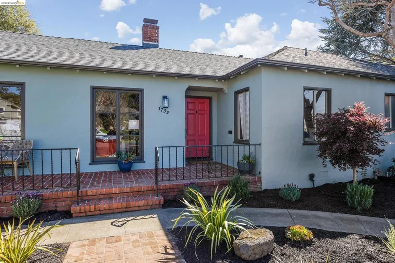 7735 Curry Ave, El Cerrito, CA 94530