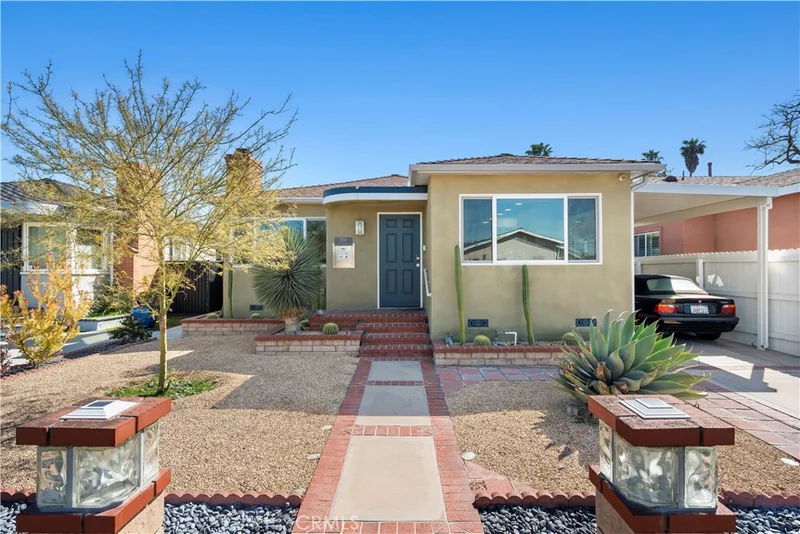 2710 Daisy Avenue, Long Beach, CA 90806