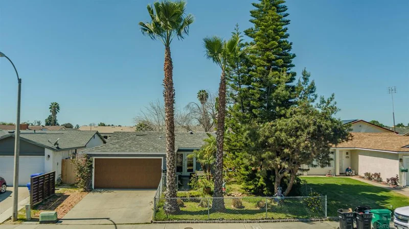 10222 San Ramon Dr, San Diego, CA 92126