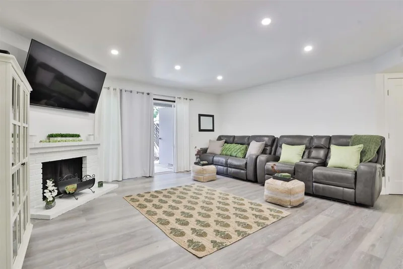 1020 E Washington Ave 92, Escondido, CA 92025