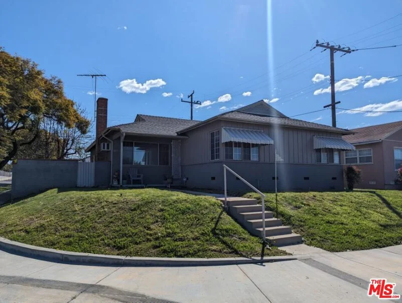 11620 S Van Ness Avenue, Hawthorne, CA 90250