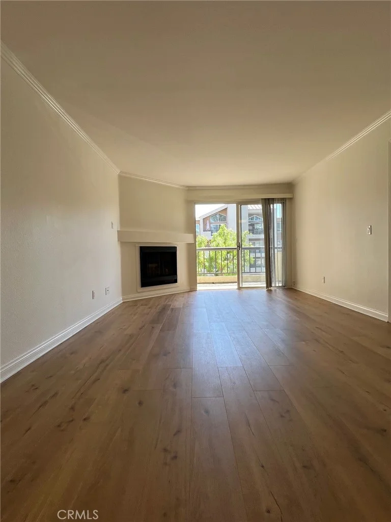 5500 Owensmouth Avenue 208, Woodland Hills, CA 91367