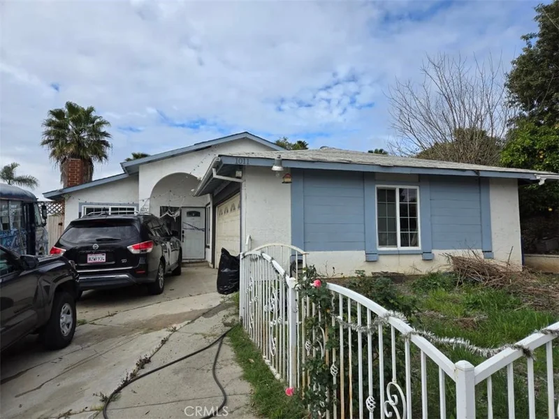 1011 N Rose Street, Escondido, CA 92027