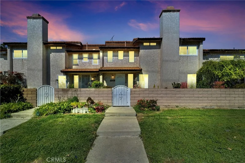 4325 W 1st Street B4325, Santa Ana, CA 92703