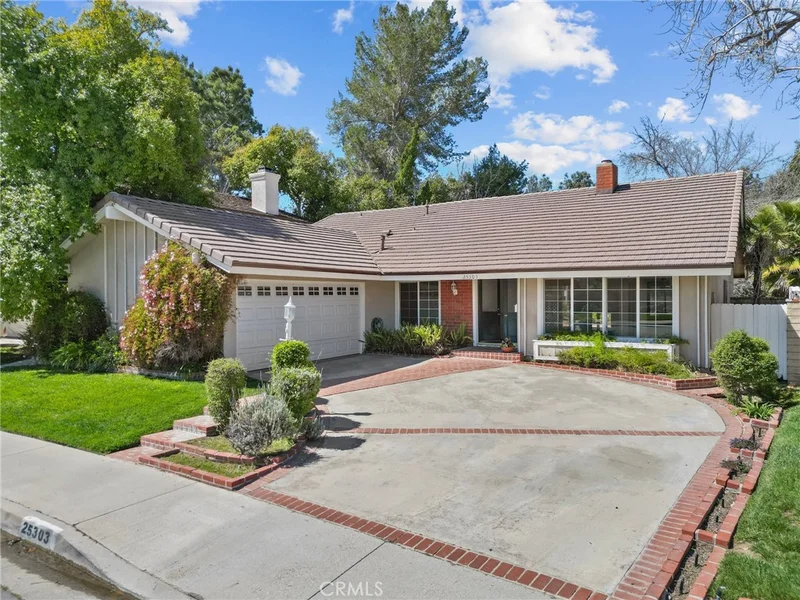 25303 Avenida Ronada, Valencia, CA 91355