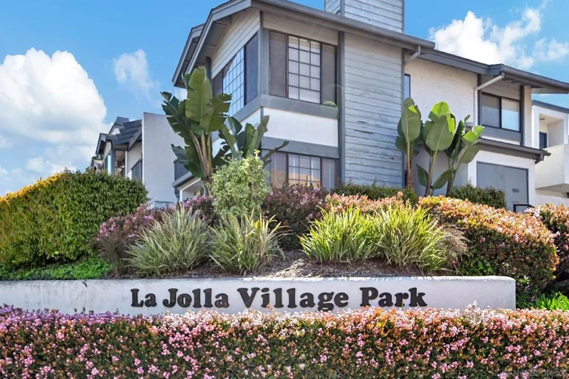 8868 Regents Dr 105, San Diego, CA 92122