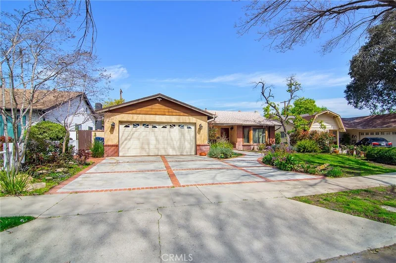 23053 Schoolcraft Street, West Hills, CA 91307