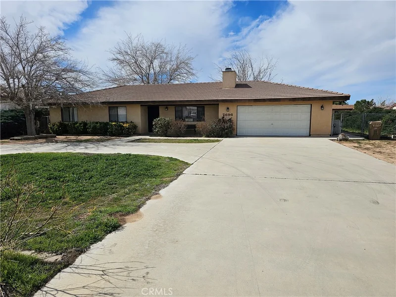 7696 Windsor Avenue, Hesperia, CA 92345