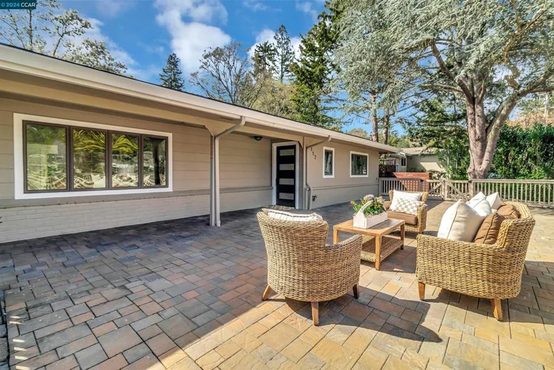 117 Meadow Lane, Orinda, CA 94563