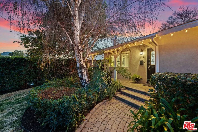 627 N Pass Avenue, Burbank, CA 91505