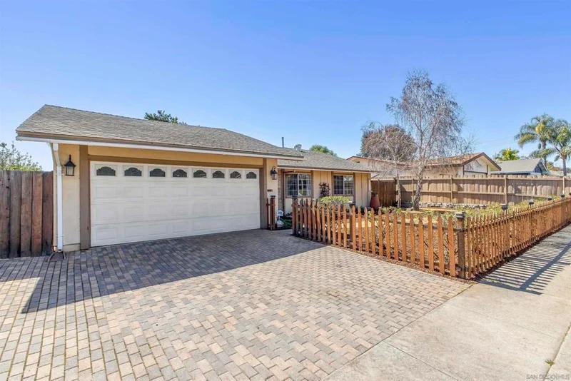 621 W Felicita Ave, Escondido, CA 92025