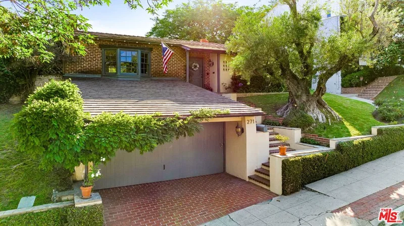 271 Bronwood Avenue, Los Angeles, CA 90049
