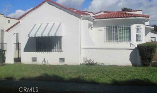 1009 E 84th Street, Los Angeles, CA 90001